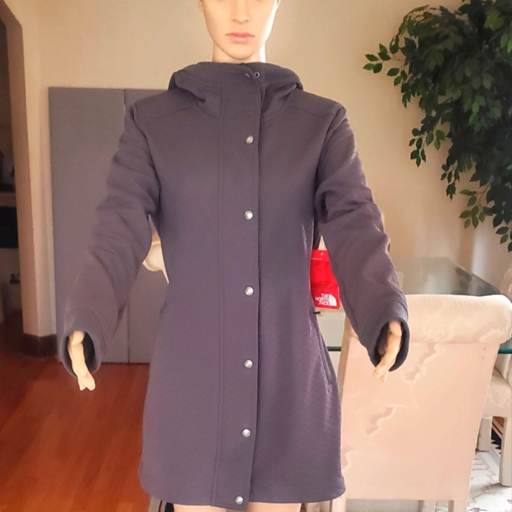 Womens North Face Resolve Jacket